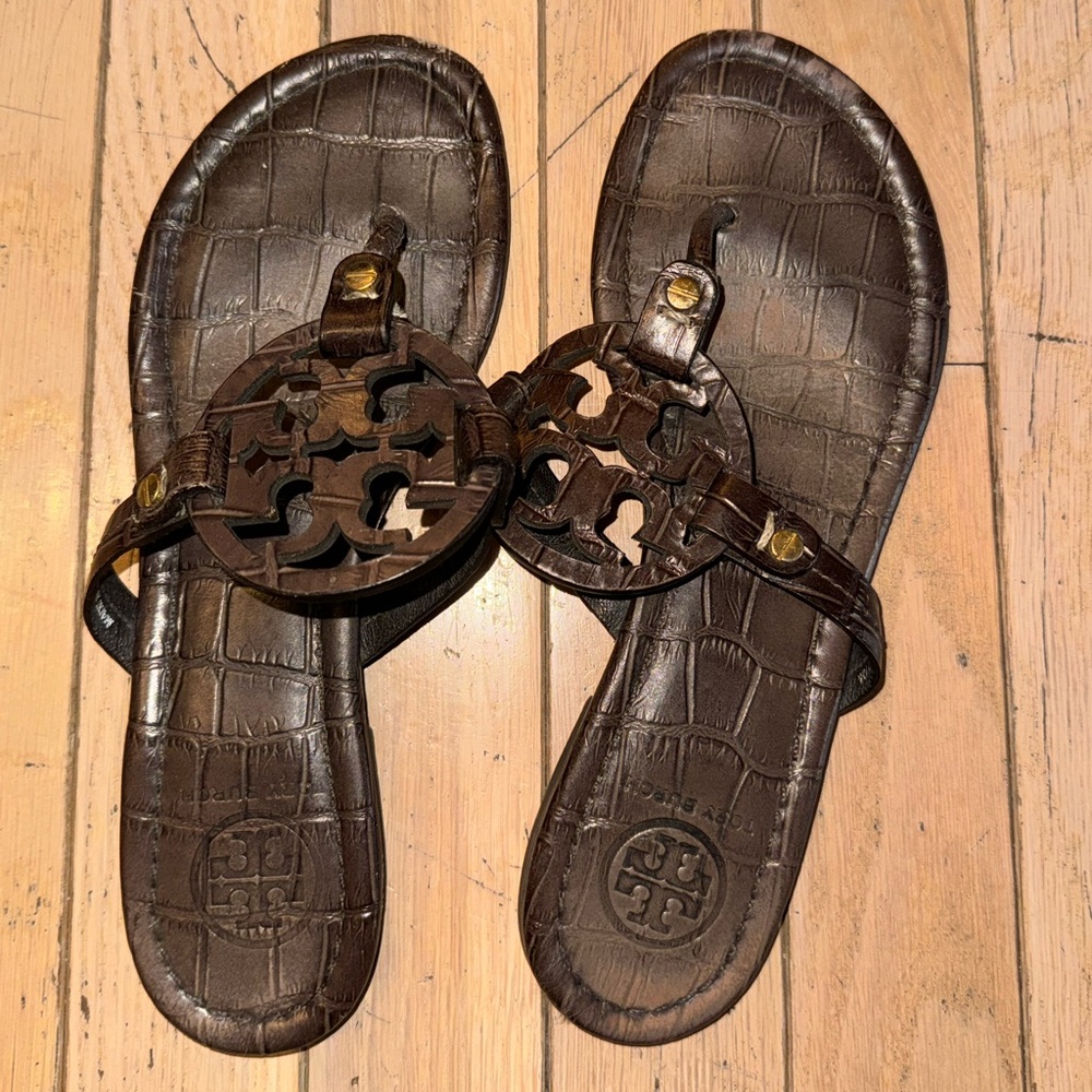 Tory Burch Brown Sandals with large logo and gold hardware- Size 7.5